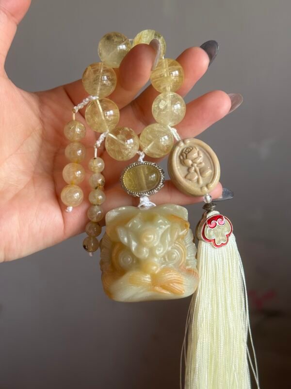 Cream Yellow Lion Designed Sculpture